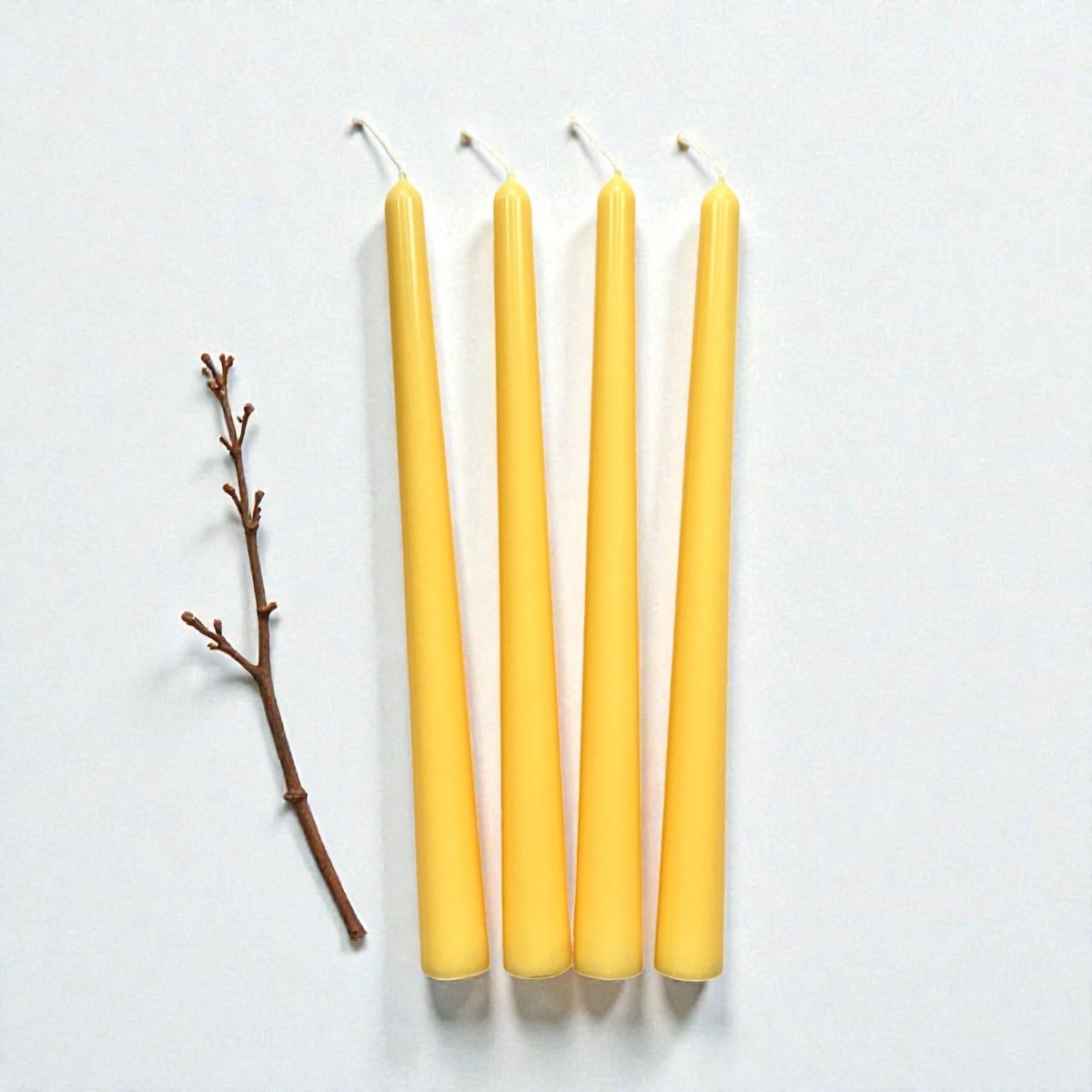 Handgjorda Antikljus 4 - pack, Påskgul - Lindas Ljus